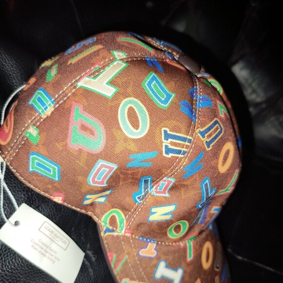 Designer Fashion Cap - Picture 4 of 4